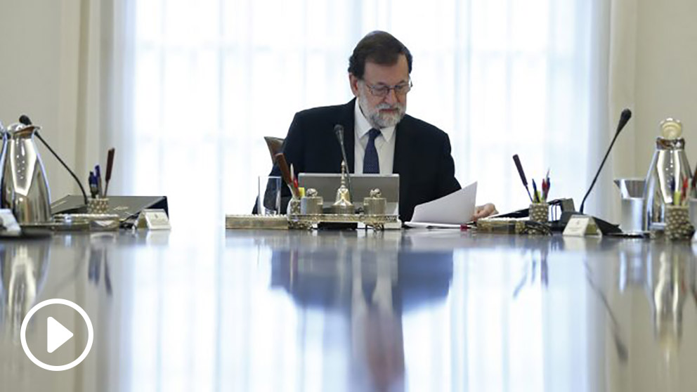Mariano Rajoy al frente del Consejo de Ministros. (Foto: EFE)