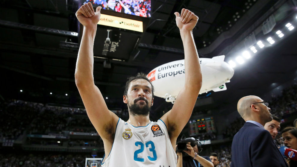 Sergio Llull celebra la victoria del Madrid. (EFE)