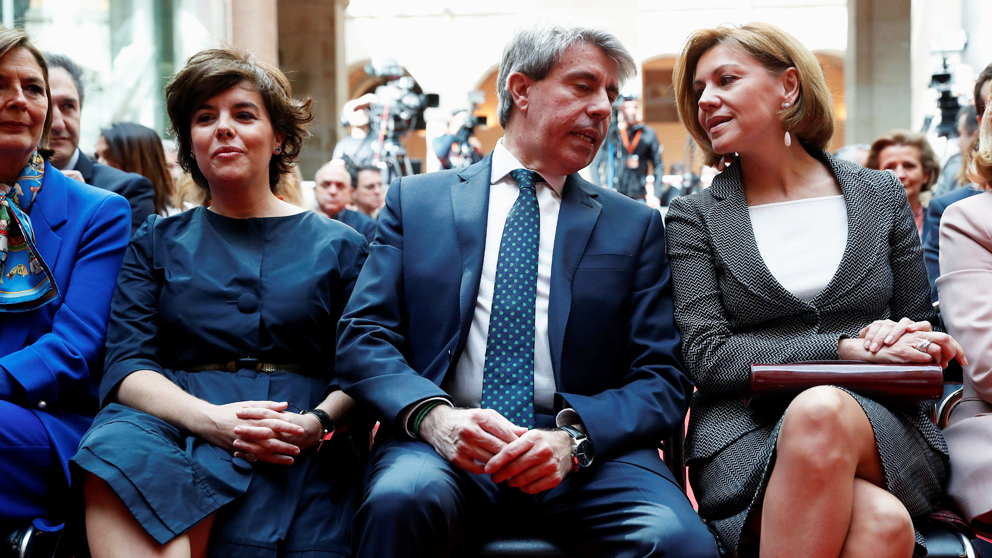 Soraya Sáenz de Santamaría, Ángel Garrido y María Dolores de Cospedal. (Foto: EFE)