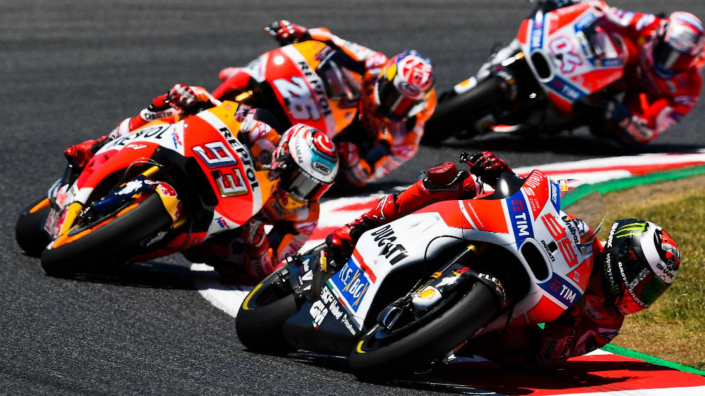 El accidente sufrido en Jerez por Dani Pedrosa, Jorge Lorenzo y Andrea Dovizioso provocó una anécdota de la que no muchos se dieron cuenta y que pudo habernos deparado una imagen de lo más surrealista. (Getty)