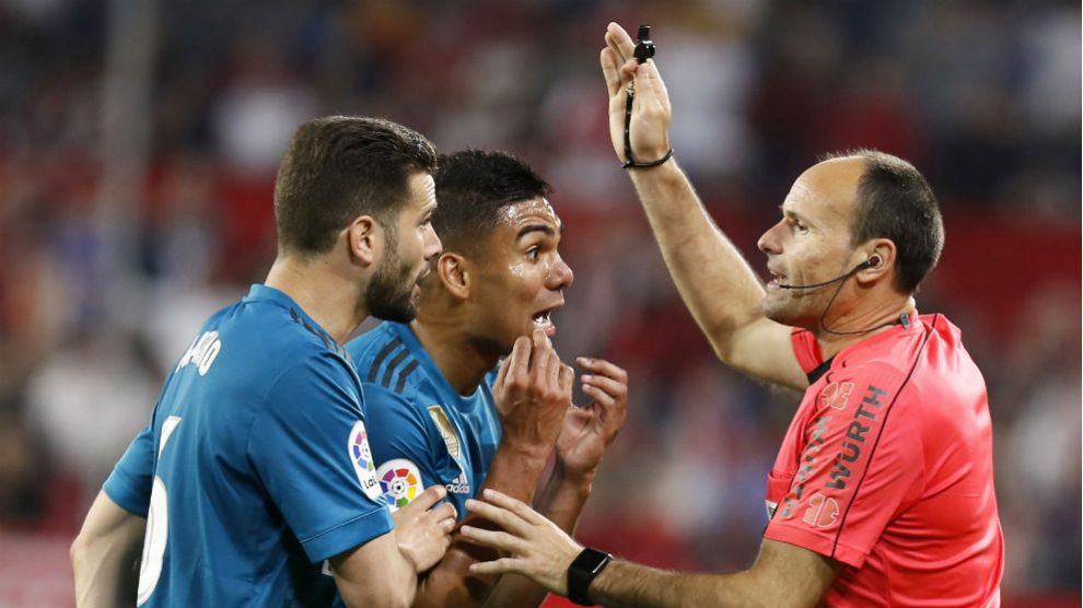 Casemiro y Nacho son los jugadores apercibidos del Real Madrid para el Clásico. (EFE)