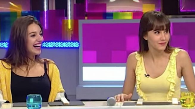 Aitana y Ana vestidas de amarillo en TV3