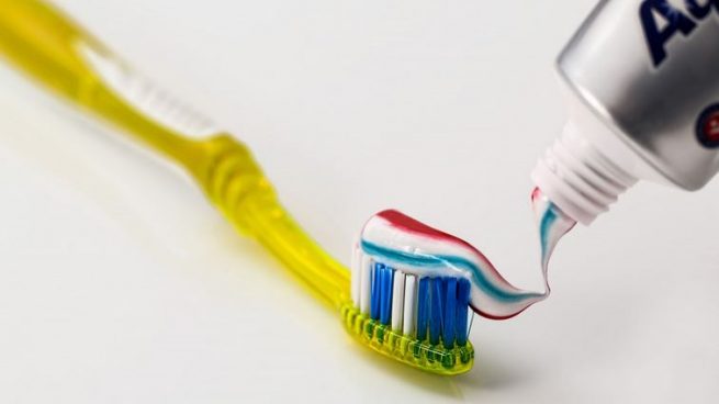 Cómo son los cepillos de dientes adecuados