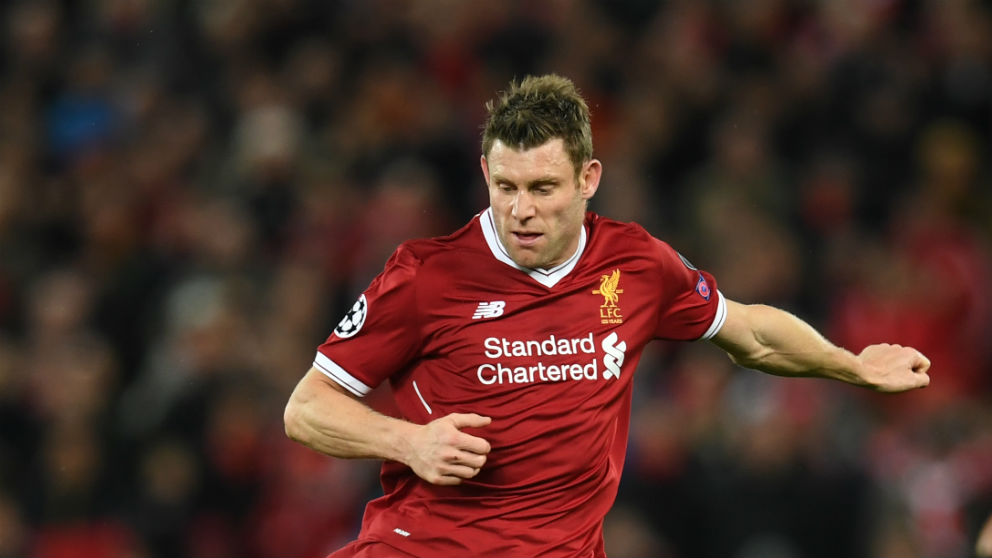 Milner durante un partido con el Liverpool. (AFP)