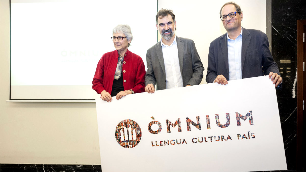 Quim Torra junto a su sucesor al frente de Òmnium Cultural, Jordi Cuixart (hoy en prisión).