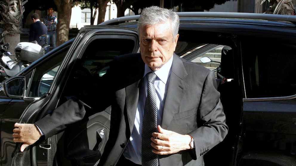 El expresidente de la CAM, Modesto Crespo a su llegada a la Audiencia Provincial de Alicante (Foto: Efe/Morell)