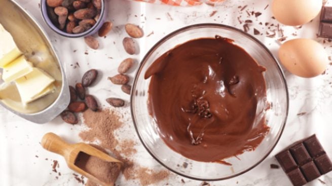 Cómo fundir chocolate al baño de o el microondas