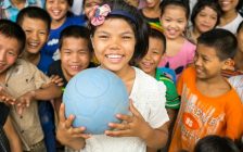 One World Futbol, balones ultrarresistentes para favorecer el juego en cualquier lugar del mundo