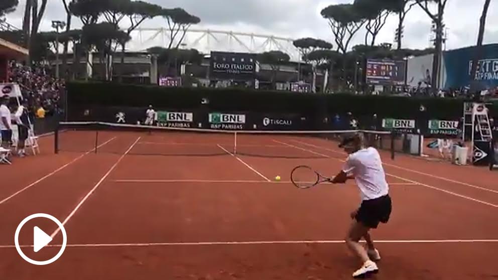 Sharapova y Rafa Nadal peloteando en Roma.