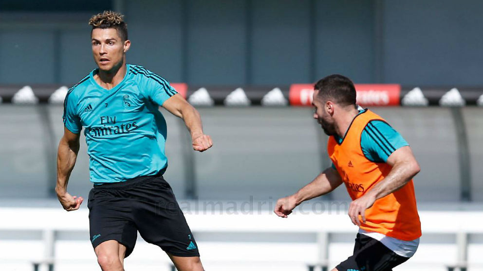 Cristiano Ronaldo y Carvajal durante un entrenamiento. (Realmadrid.com)