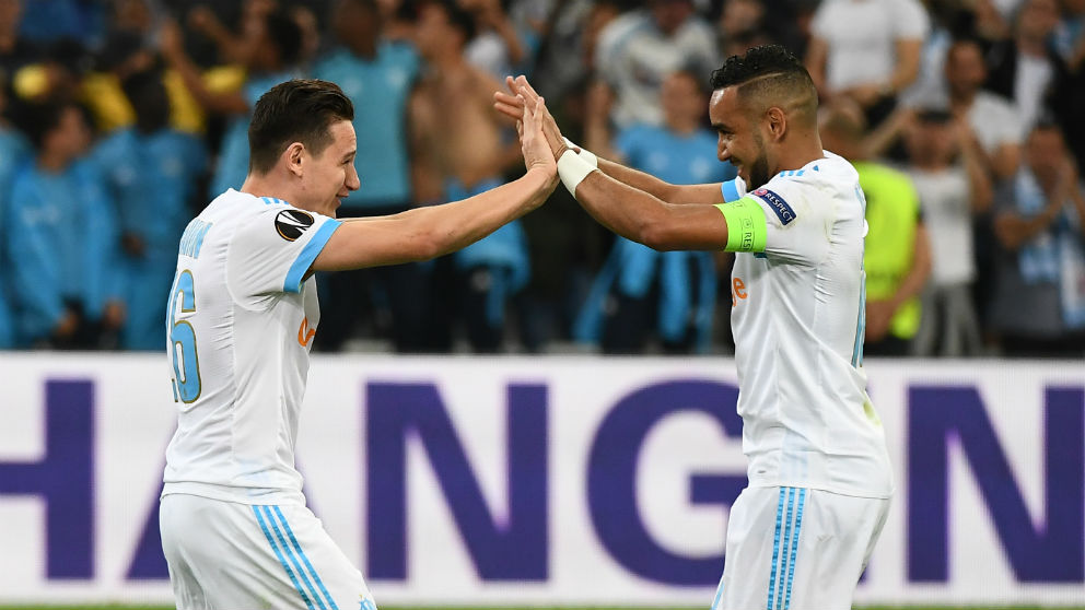 Thauvin y Payet celebran un gol con el Olympique de Marsella. (AFP)