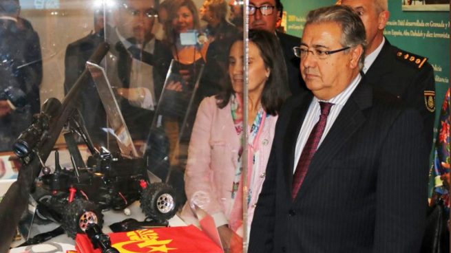 Zoido visita la exposición que homenajea a los 188 policías españoles asesinados en atentados