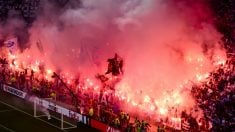Los aficionados del Olympique de Marsella, antes del inicio de la final de la Europa League. (AFP)