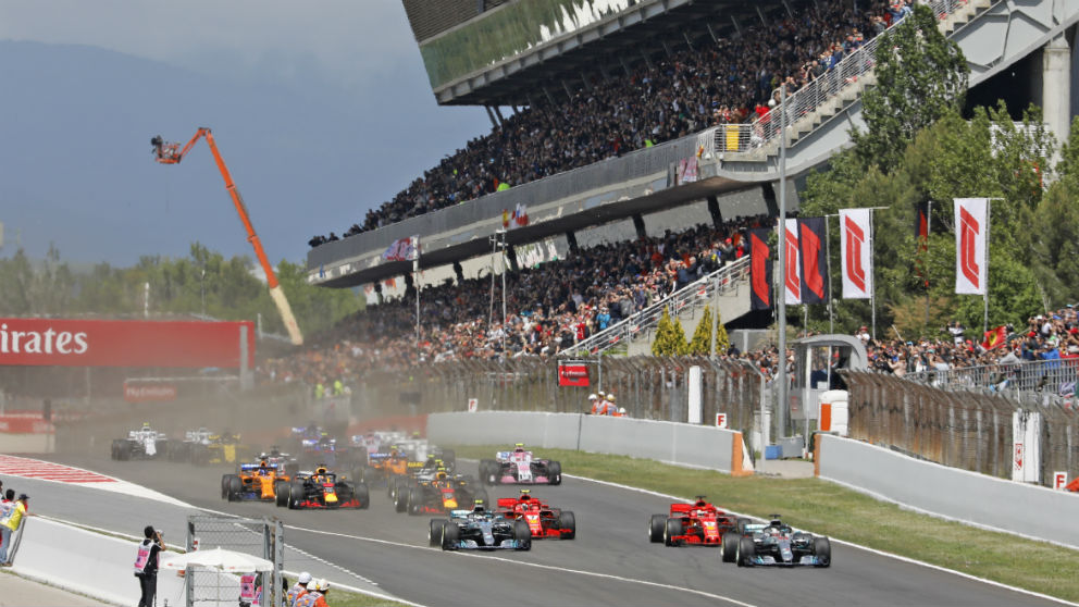 El Circuit de Catalunya ha contestado a la RFEDA a raíz de la polémica surgida con la duración de los himnos de España y Cataluña antes del Gran Premio del fin de semana pasado, dejando claro que respetan ambas banderas por igual.