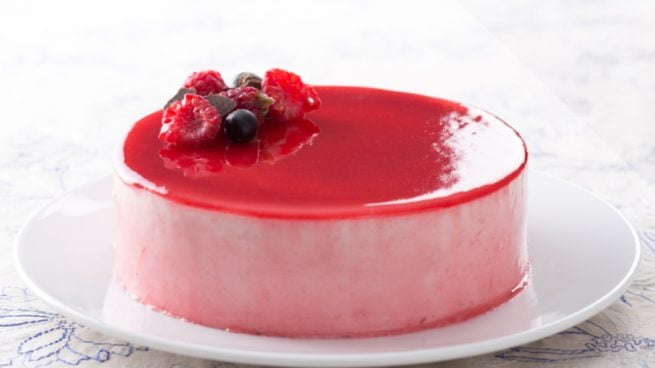 mousse de melocotón y fresas