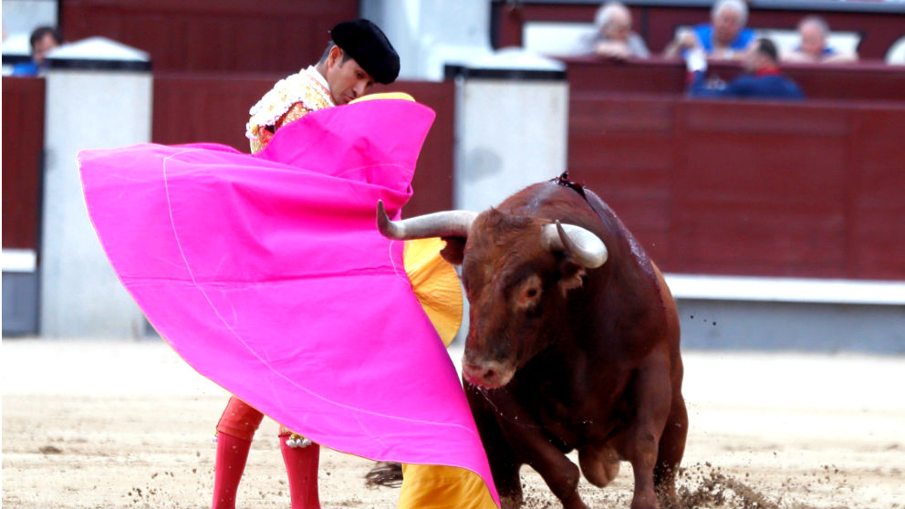 Joselito Adame en una de sus faenas (Foto: Efe).