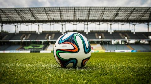 Un club de fútbol navarro indica a los padres la manera de ver los partidos de sus hijos