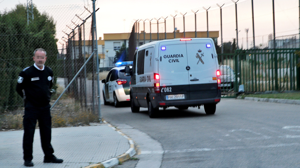 Furgones de la Guardia Civil en la prisión de Picassent (Valencia).