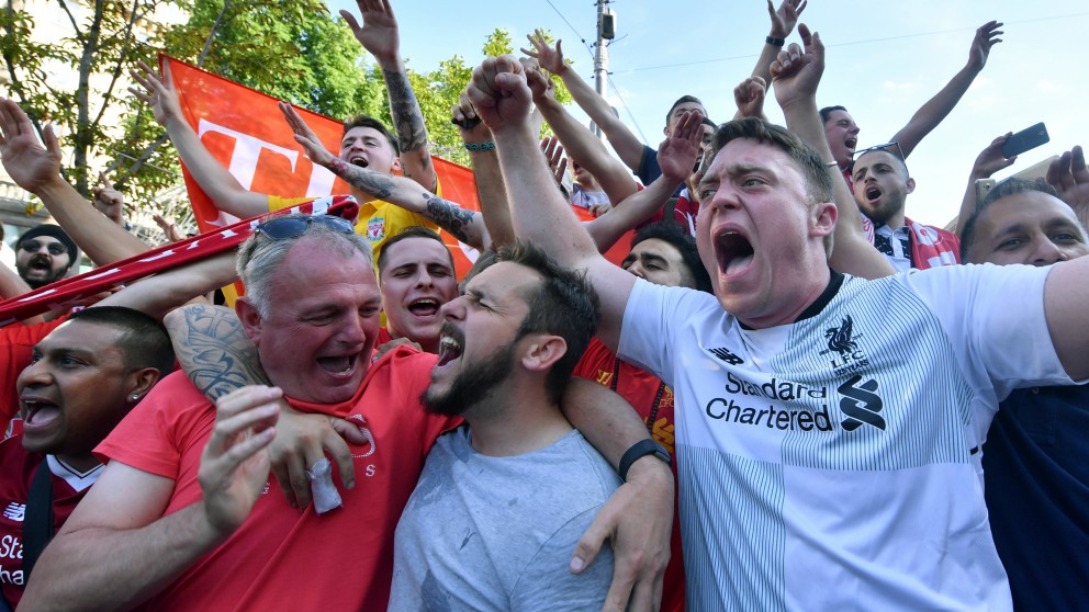 Aficionados del Liverpool en Kiev. (AFP) | Final Champions hoy | Real Madrid – Liverpool