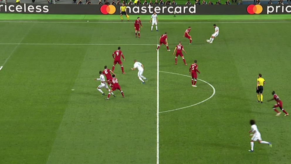 Cristiano Ronaldo partió en posición de fuera de juego en el gol anulado a Benzema.