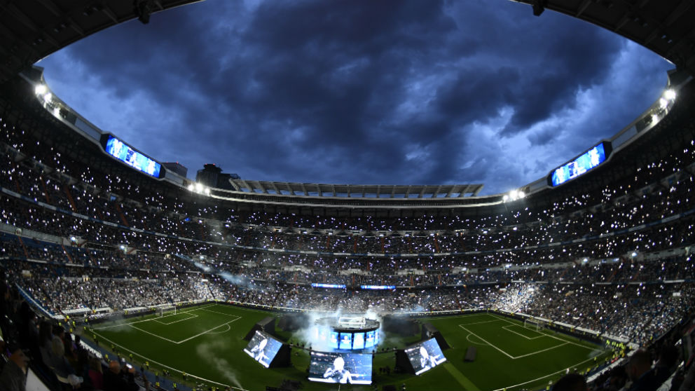 El Santiago Bernabéu se llena para celebrar la Decimotercera Champions del Real Madrid. (AFP)