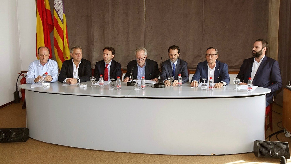 Presentación de la junta directiva de Societat Civil Balear. (EFE)