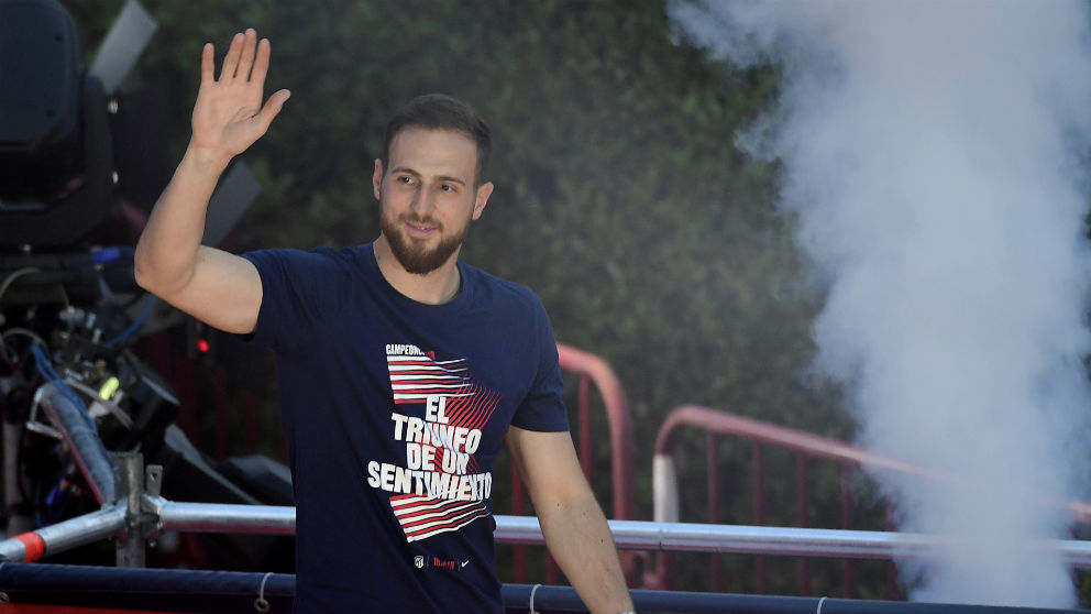 Jan Oblak durante la celebración de la Europa League en Neptuno. (AFP)