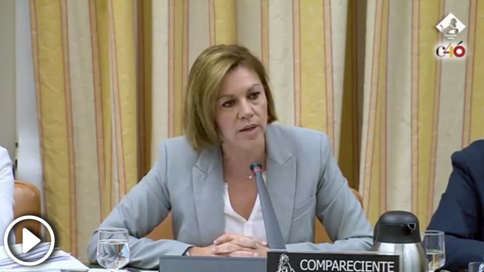 La secretaria general del PP y ministra de Defensa, María Dolores de Cospedal, en una comisión parlamentaria