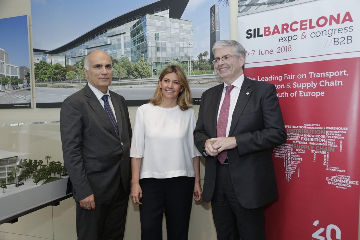 Jordi Cornet, delegado especial del Estado en el Consorci de la Zona Franca de Barcelona y presidente del SIL, Blanca Sorigué, directora general del Consorci de la Zona Franca de Barcelona y del SIL.