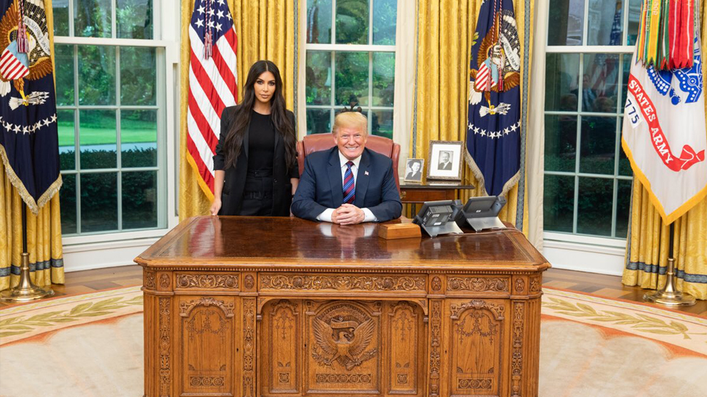 Kim Kardashian en el Despacho Oval con Donald Trump. (Foto: @realDonaldTrump)