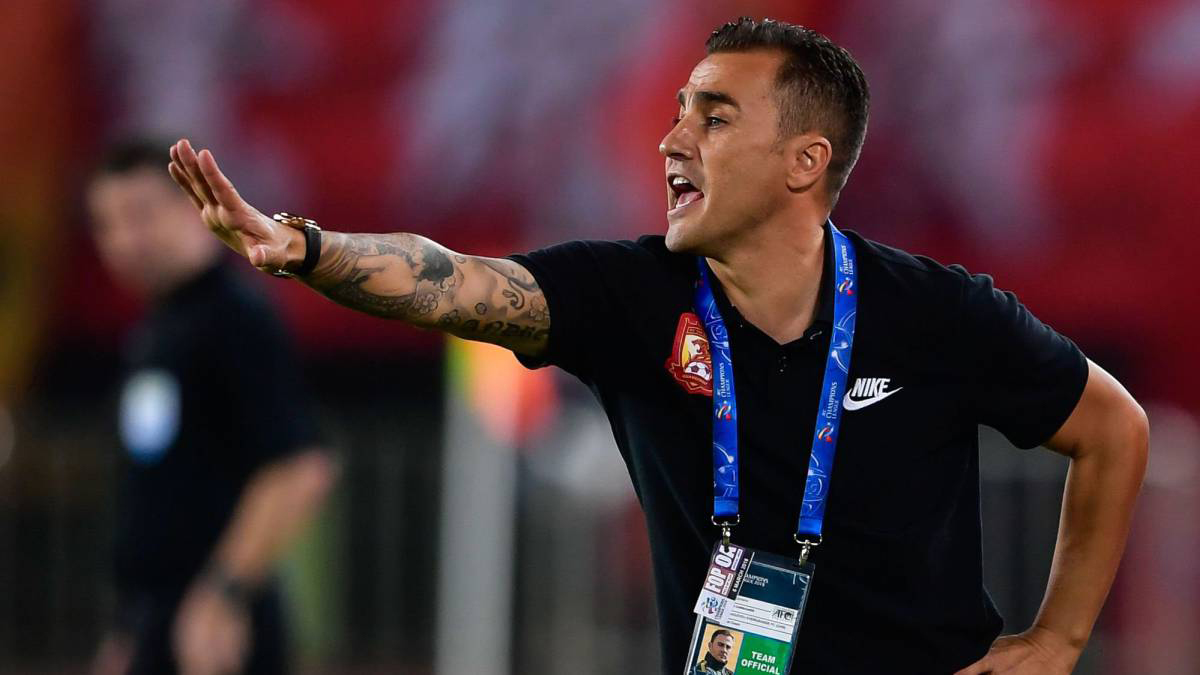 Cannavaro, durante un partido del Guangzhou Evergrande chino.