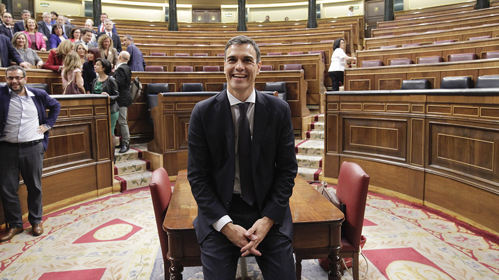 Pedro Sánchez se convierte en presidente tras la moción de censura a Rajoy. (Foto: Francisco Toledo).