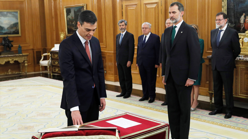 Pedro Sánchez toma posesión como presidente del Gobierno. (Foto: EFE)