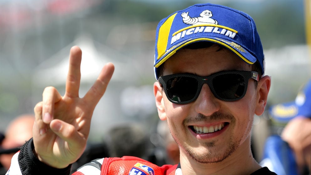 Lorenzo celebra la victoria en Mugello. (AFP)