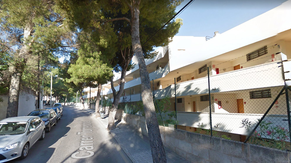 La calle Terranova de Magaluf, en Baleares, donde dos turistas han perdido la vida al caerse de un balcón del mismo edificio en lo que va de año.