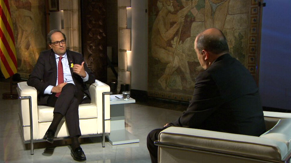 El presidente de la Generalitat, Quim Torra, entrevistado por el director de TV3, Vicent Sanchis.