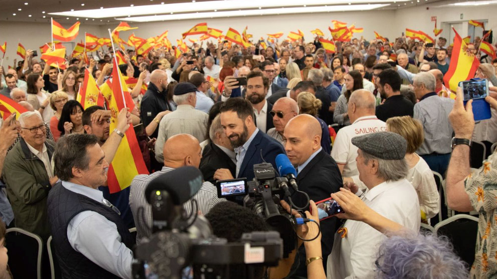 En torno a 2.000 personas han acudido al mitín de Vox, liderado por Santiago Abascal, en Barcelona. Foto: Twitter