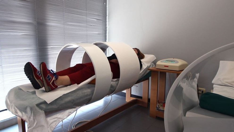 La magnetoterapia o terapia magnética es una práctica de medicina alternativa.