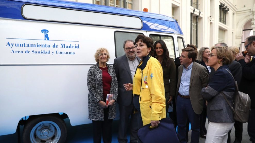 Manuela Carmena en un acto del Samur. (Foto. Madrid)