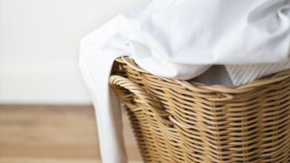 Soluciones para recuperar el blanco de la ropa con remedios caseros