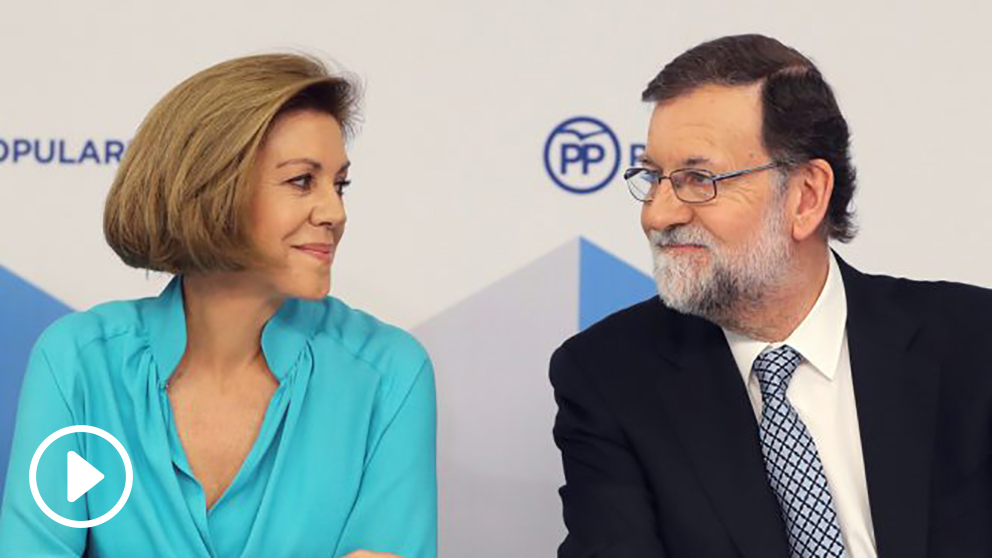 María Dolores de Cospedal y Mariano Rajoy. (Foto: EFE)