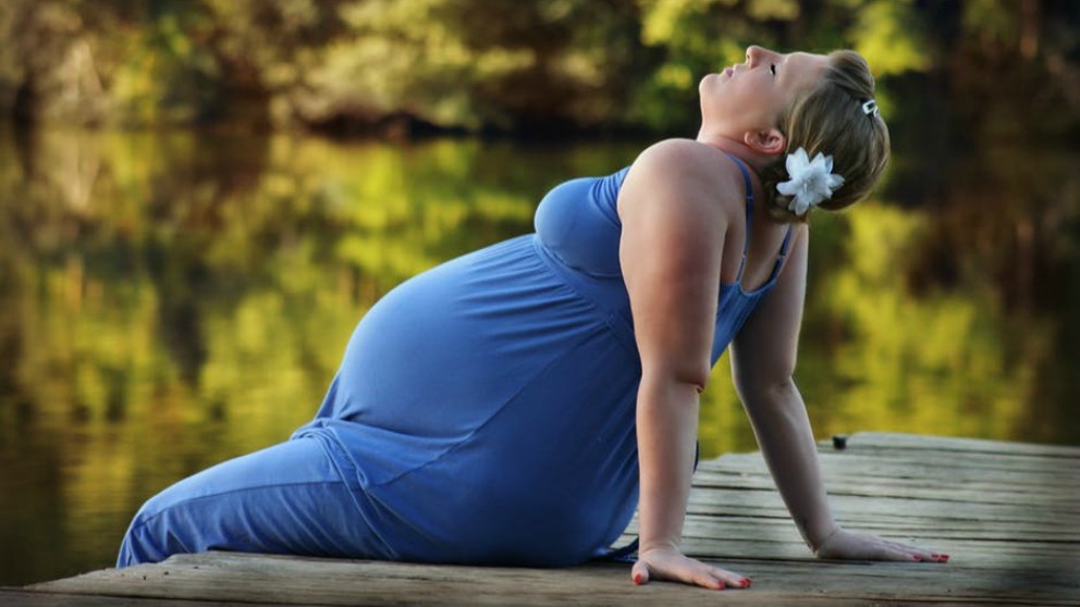 Numerosas son las ventajas de beber líquidos durante el embarazo