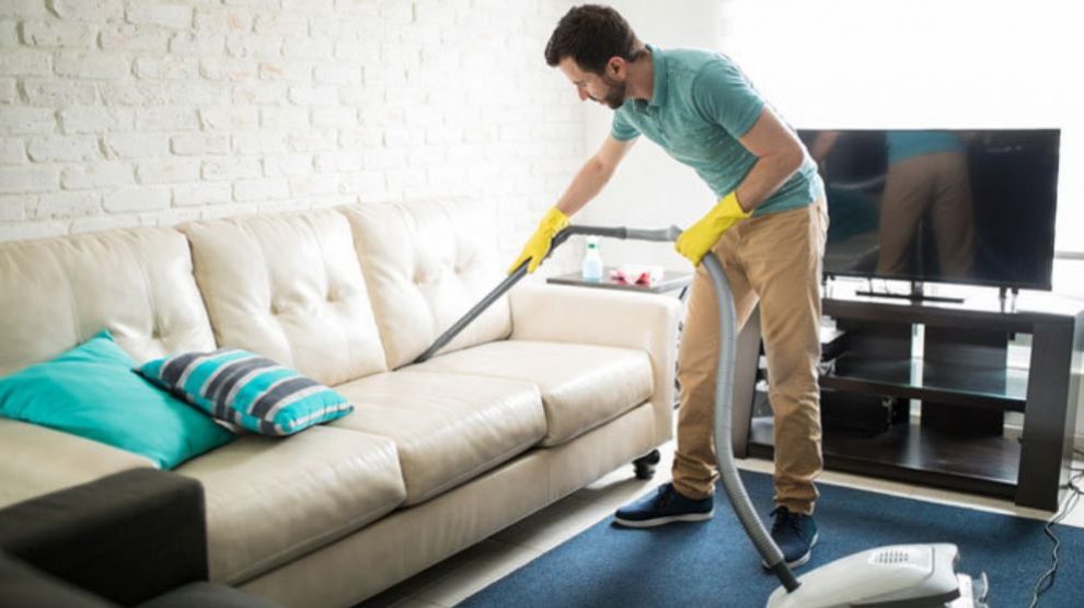 Cómo limpiar el sofá de manera fácil y eficaz paso a paso