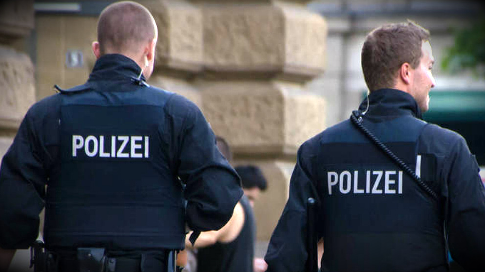 Dos agentes de la Policía de Alemania.