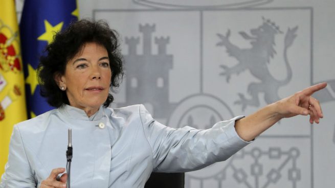 La portavoz y ministra de Educación Isabel Celaá en su primera rueda de prensa tras el Consejo de Ministros
