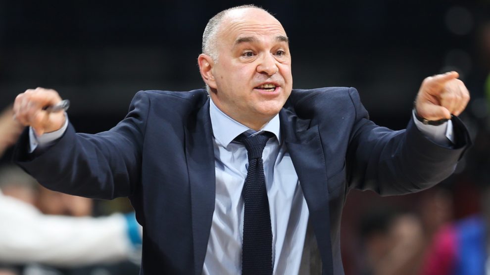 Pablo Laso, dando instrucciones durante un partido (Getty).