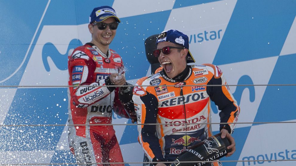 Marc Márquez y Jorge Lorenzo formarán un equipo de ensueño el año que viene en Honda. ¿Lograrán no acabar enfrentados como otras famosas duplas de compañeros de equipo? (Getty)
