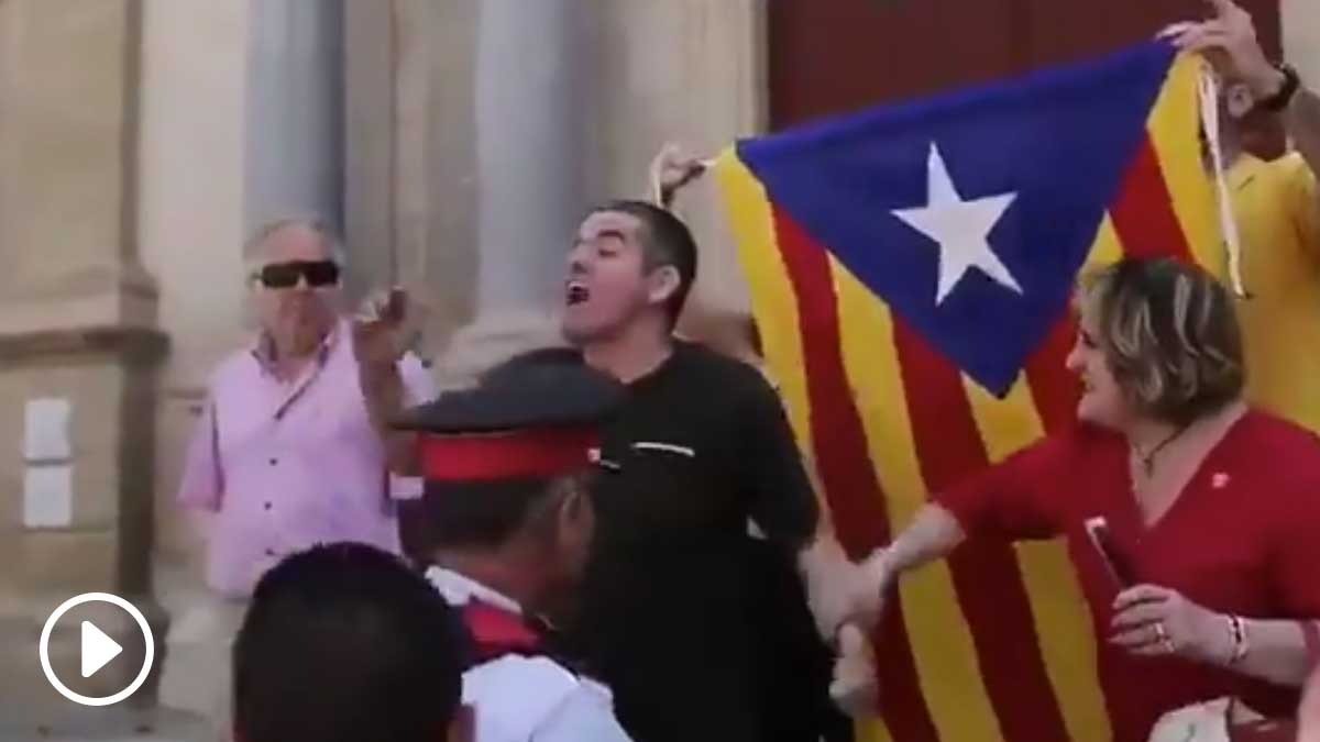 Independentistas increpan a Inés Arrimadas