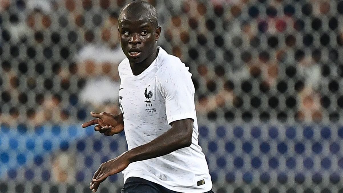 Kanté, durante un partido con Francia. (AFP)