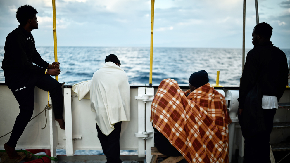 Tripulantes del ‘Aquarius’, rechazado por el Gobierno de Italia. (Foto: AFP)